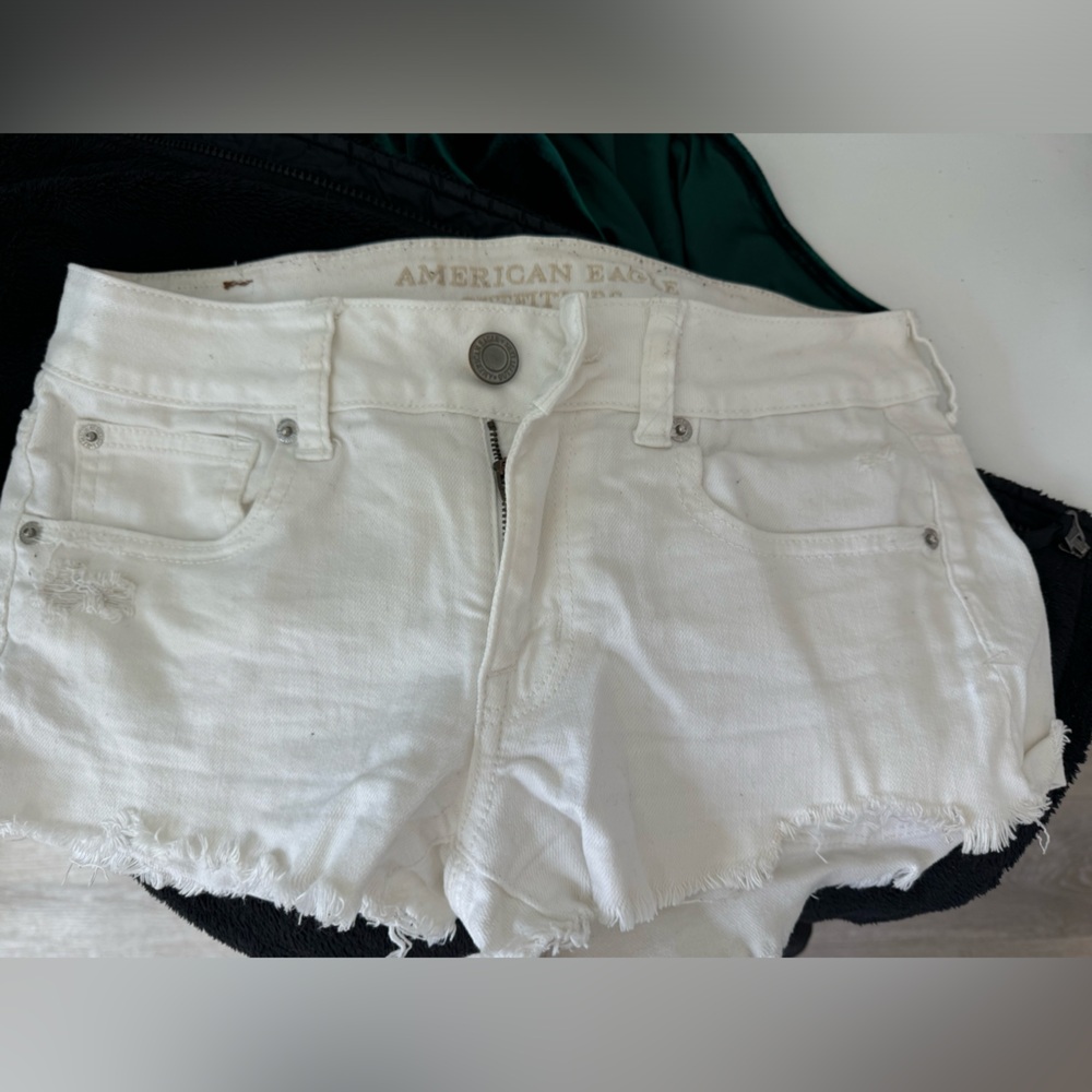 American eagle white shorts